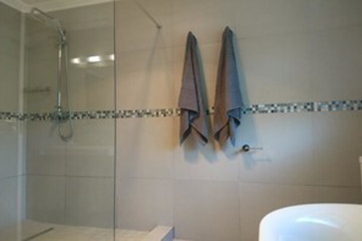 Room 3 of 27