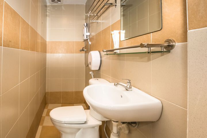 Room 12 of 19