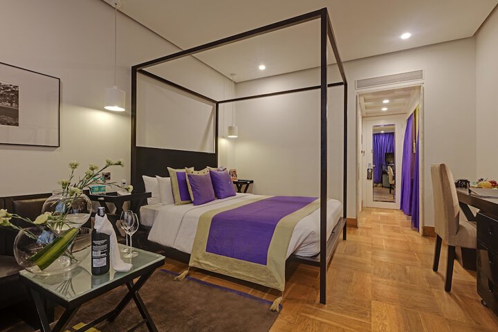 Room 8 of 60
