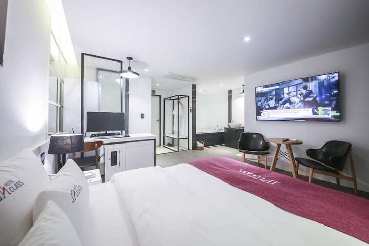 Room 38 of 83