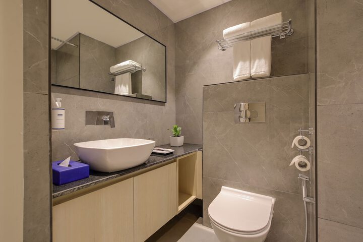 Room 30 of 48