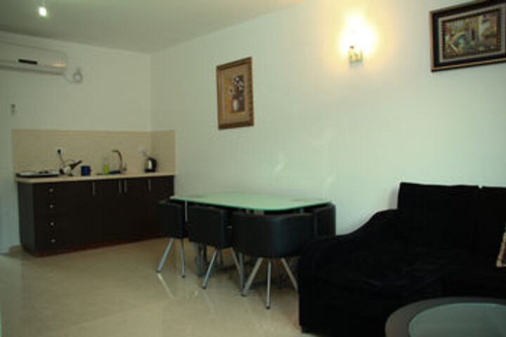 Room 17 of 32