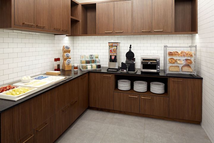 Breakfast/Coffee Service 24 of 31