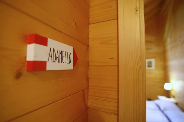 Room 9 of 52