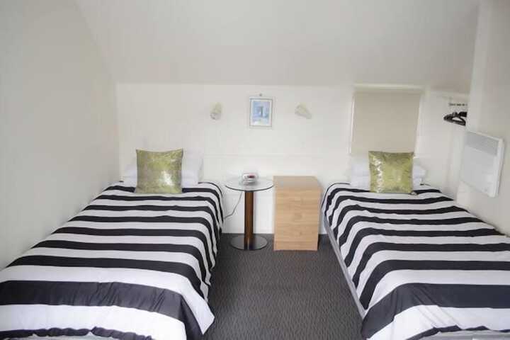 Room 3 of 58