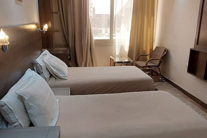 Room 2 of 30