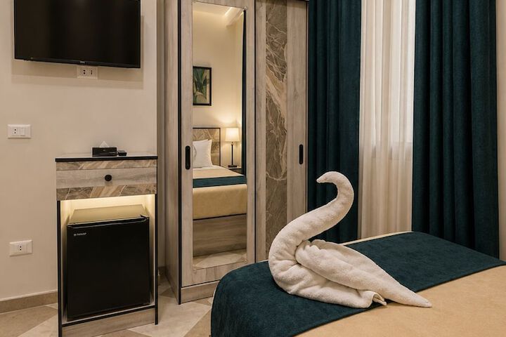 Room 42 of 99