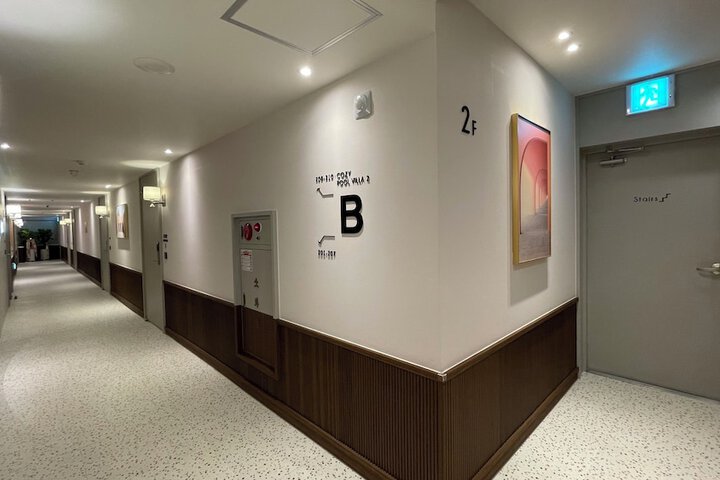 Ballroom/Hall 59 of 60