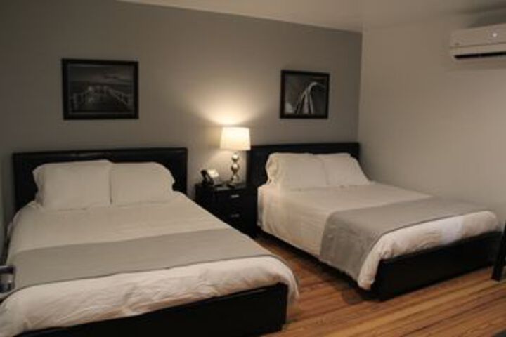 Room 9 of 21
