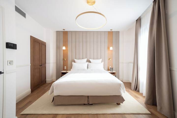 Room 7 of 16