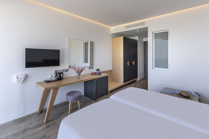 Room 11 of 44