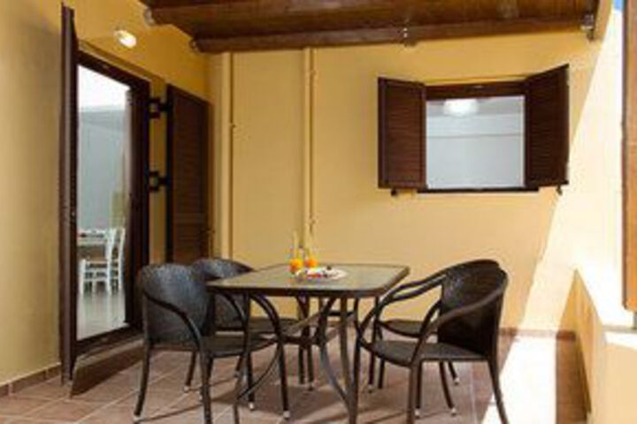 Terrace/Patio 9 of 10