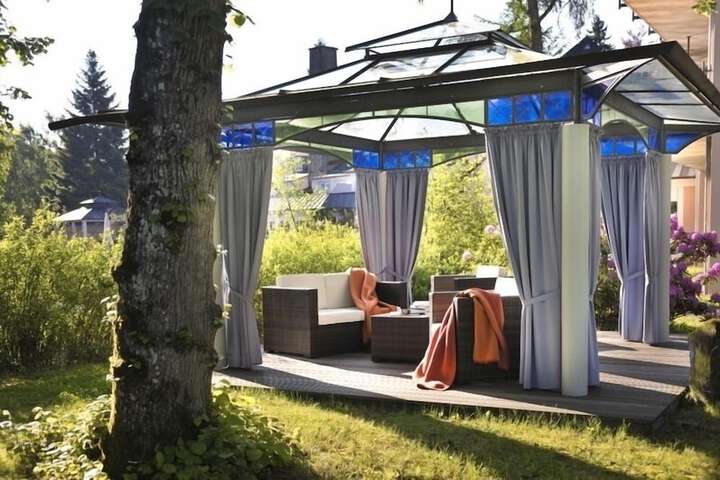 Sundeck 39 of 53