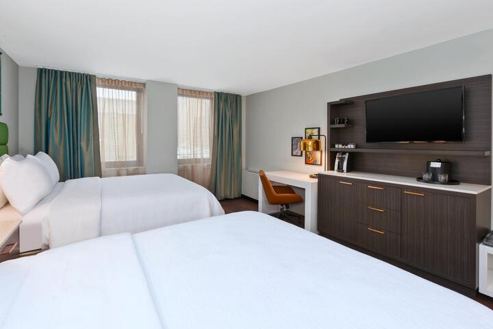 1 Queen Bed (18 of 18)