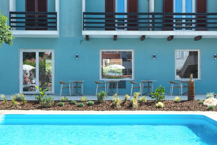 Pools & Facilities