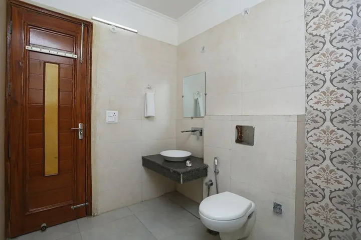 Room 8 of 13