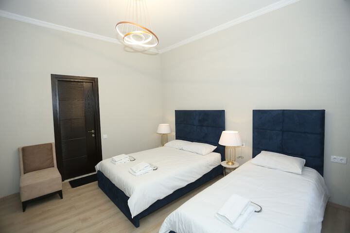 Room 2 of 36