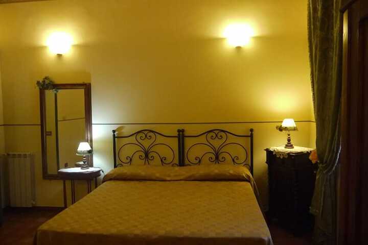 Room 12 of 28
