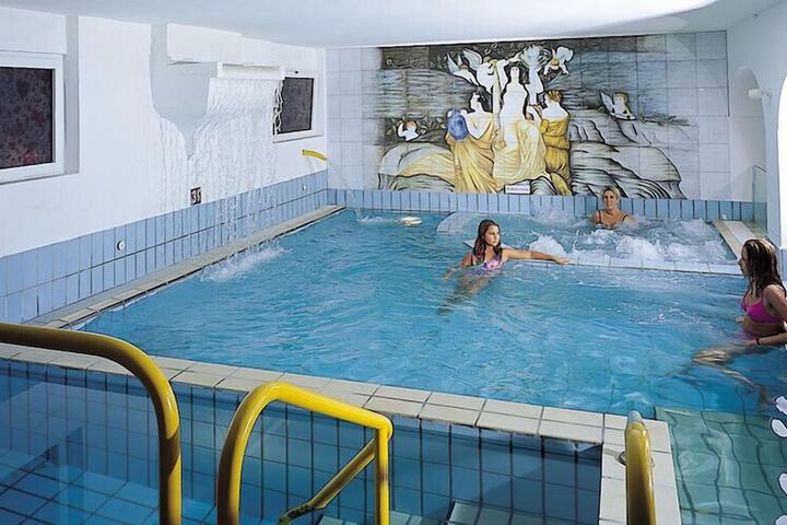 Hotel Pool