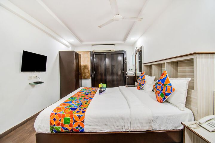 Room 4 of 27