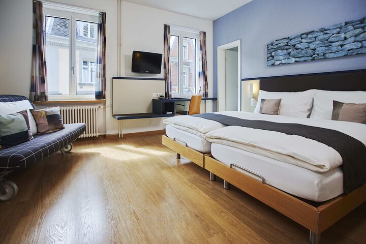 Room 44 of 64