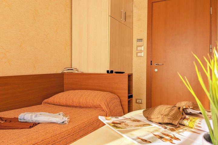 Room 13 of 54
