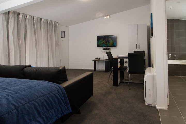 Room 33 of 63