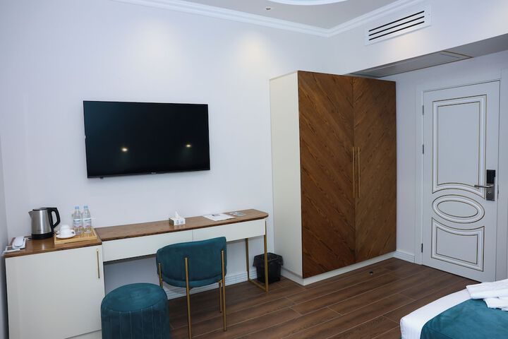 Room 13 of 133