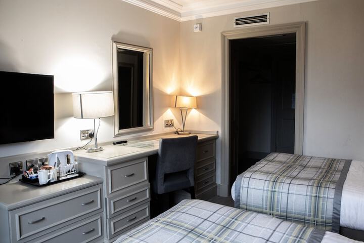 Room 16 of 47