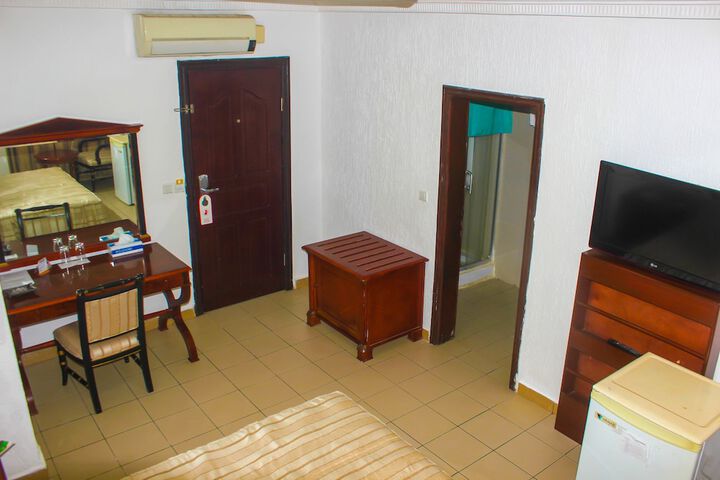Room 10 of 62