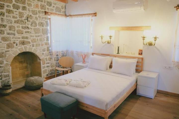 Room 3 of 22