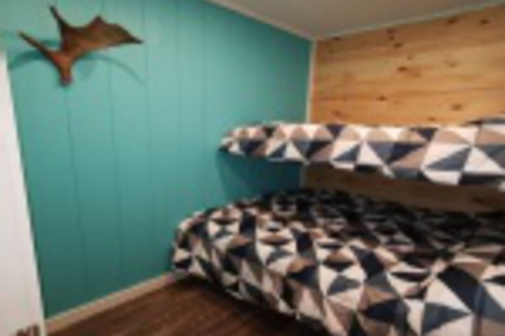 Room 215 of 646