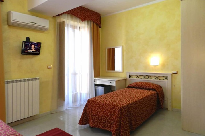 Room 18 of 61