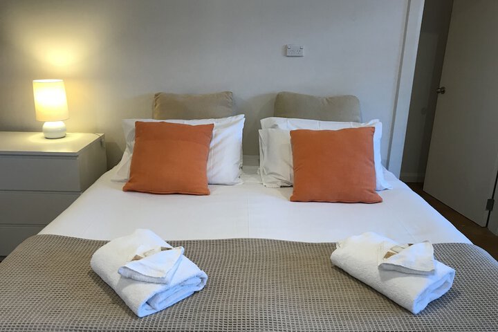 Room 4 of 37