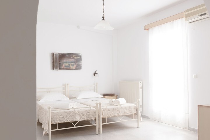 Room 7 of 120