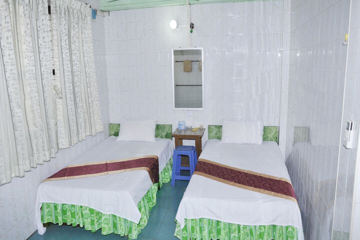 Room 10 of 51