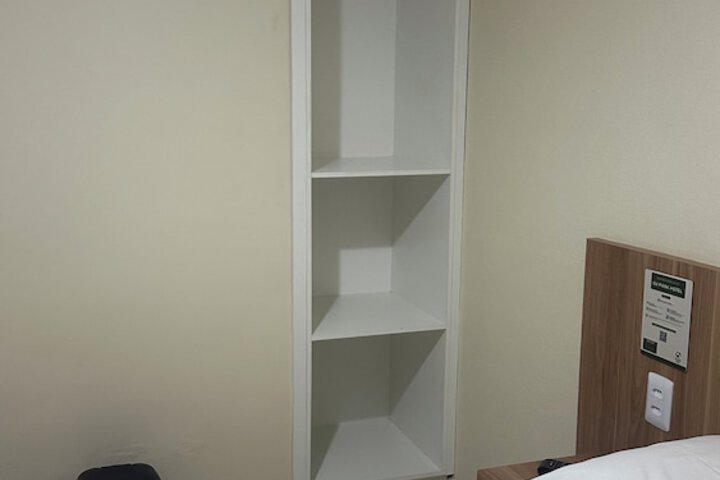 Room 11 of 90