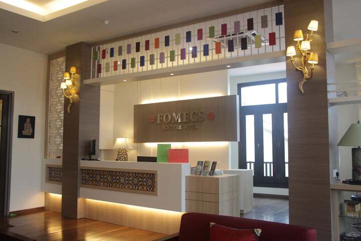 Hotel Lobby
