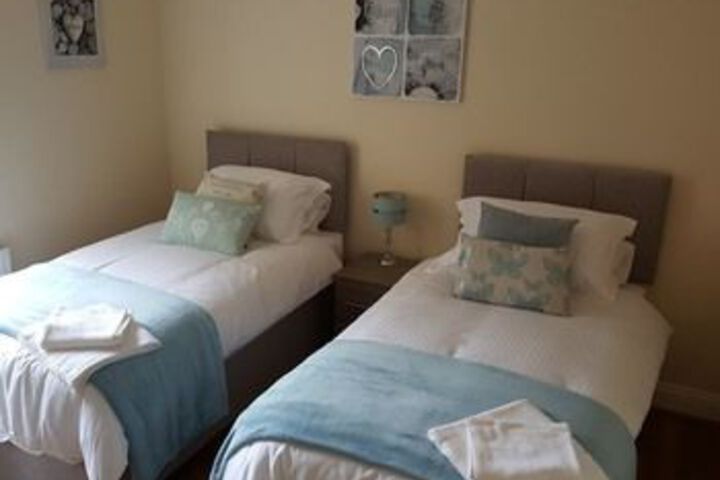Room 11 of 27