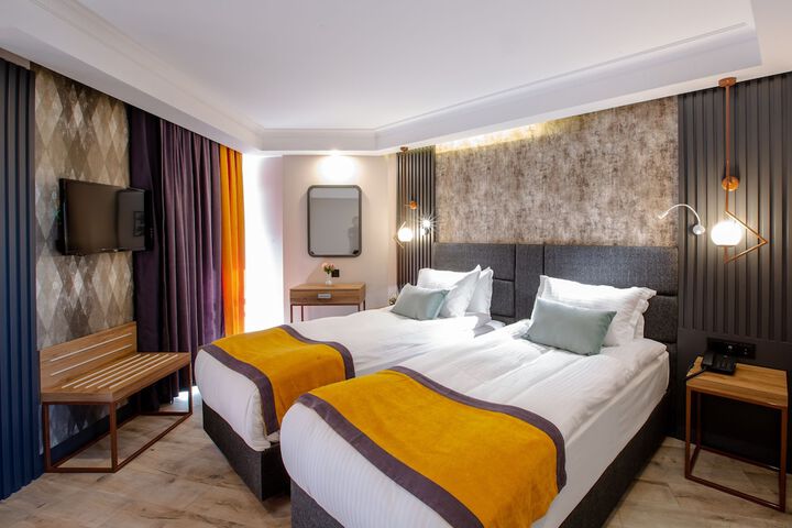 Room 34 of 44