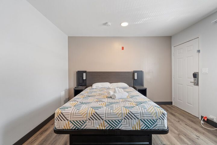 Room 3 of 10