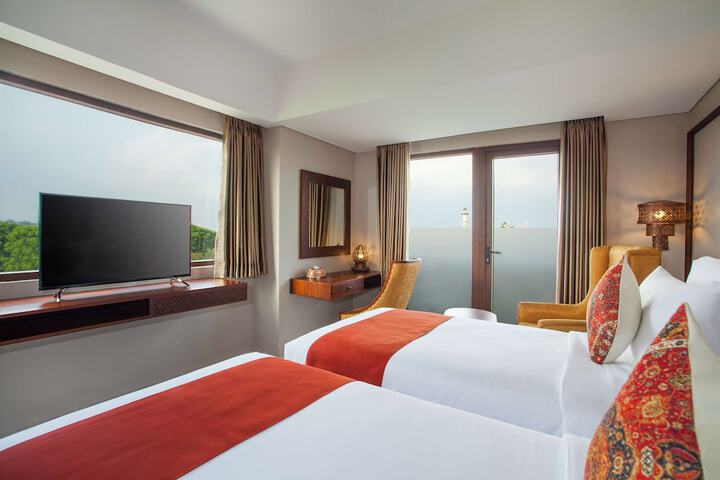 Room 10 of 42