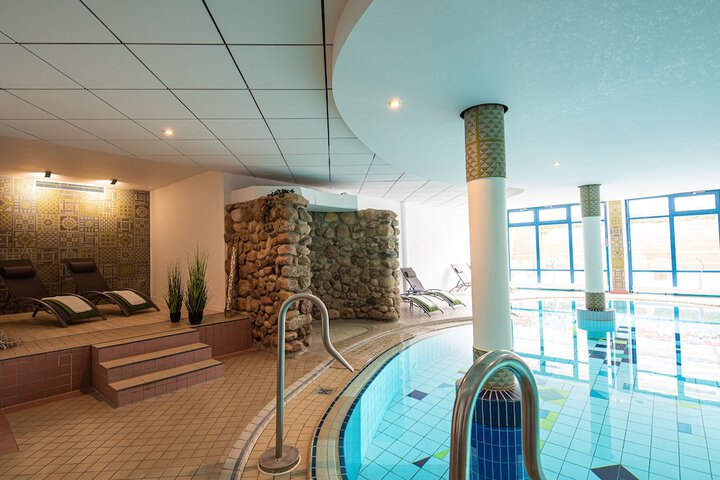 Pool 20 of 54
