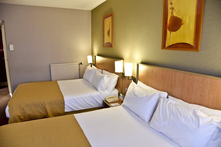 Room 4 of 62