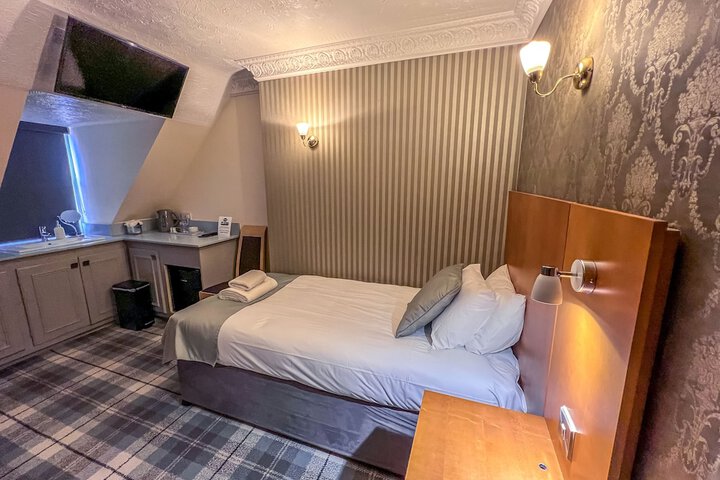 Room 36 of 97