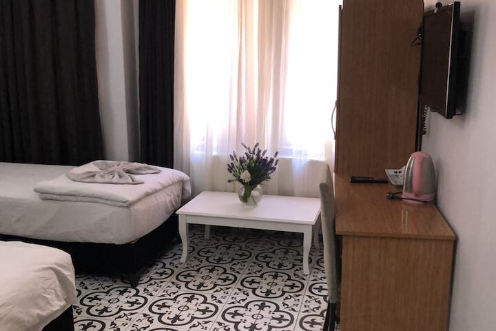 Room 11 of 137
