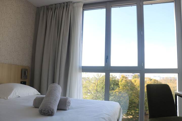 Room 4 of 21