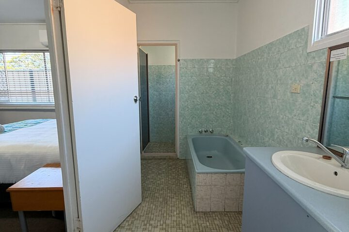 Room 52 of 61
