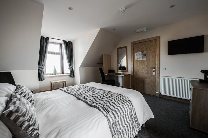Room 7 of 34
