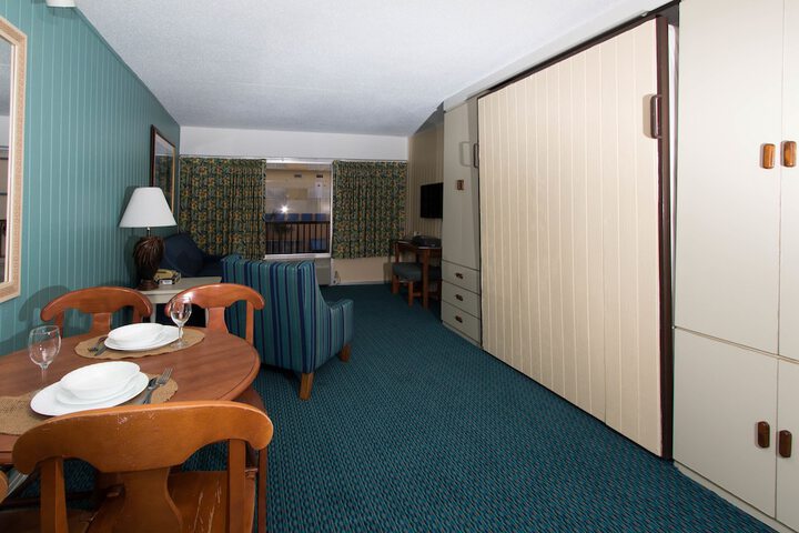 Room 3 of 58